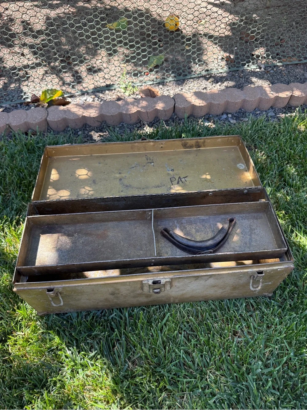 Vintage 1942 WWII US Army M6 Steel Tool Box Chest with Tray Removable Handle
